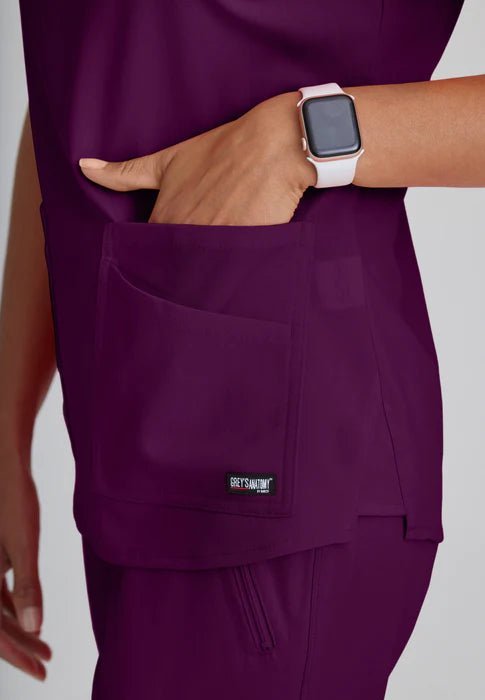 بلوزة سكراب طبي