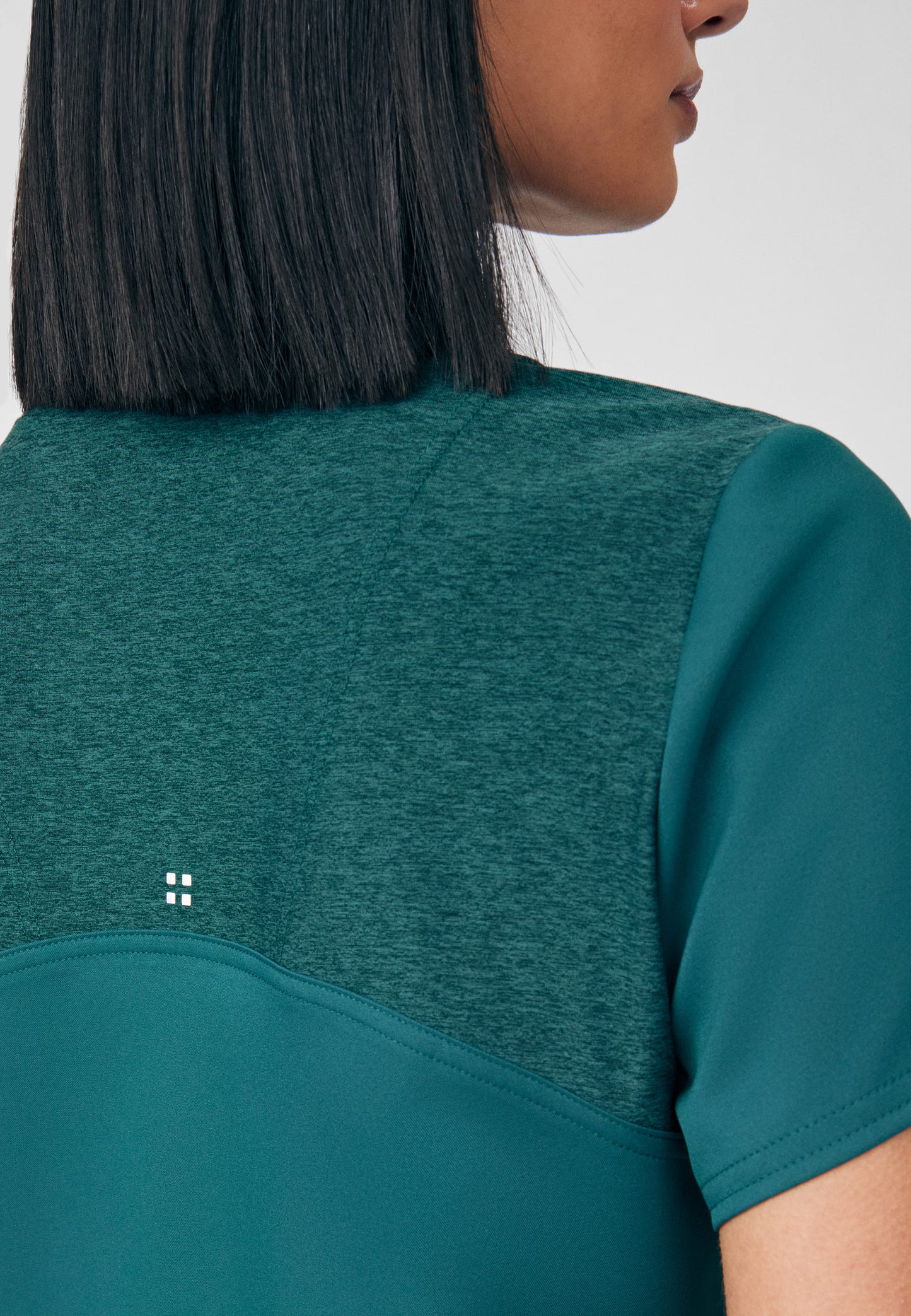 بلوزة سكراب نسائي وايت كروس WT121