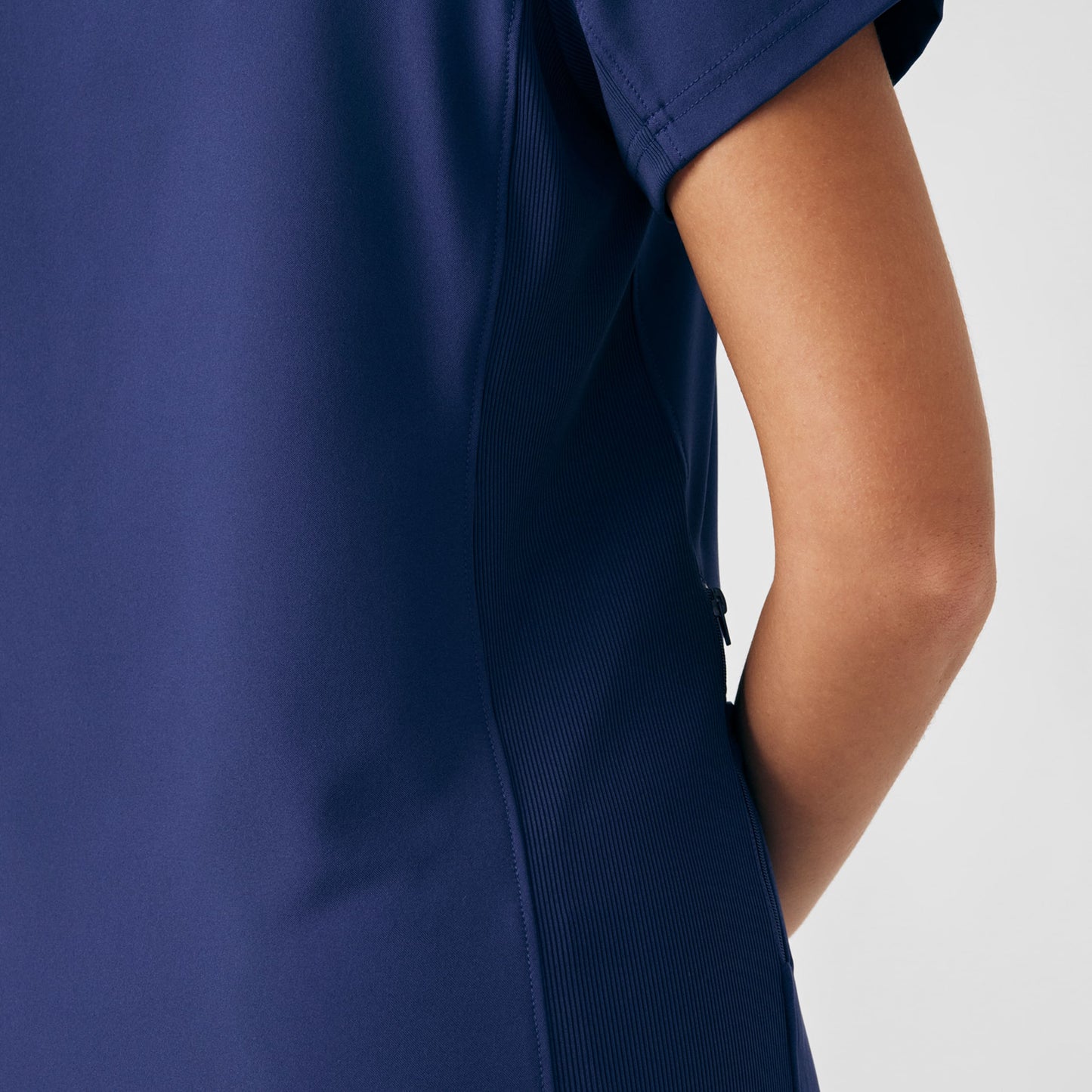 لاندو بلوزة سكراب طبي نسائي LT100