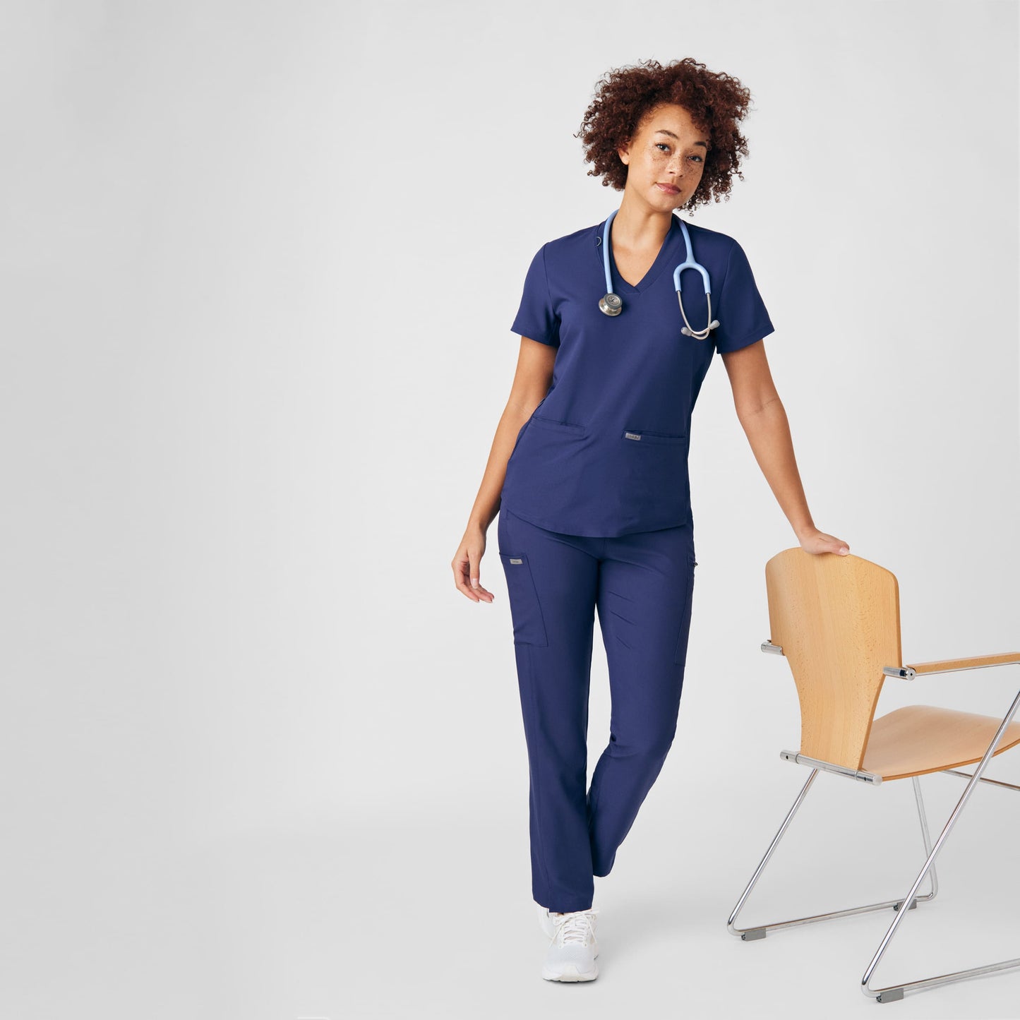 لاندو بلوزة سكراب طبي نسائي LT100