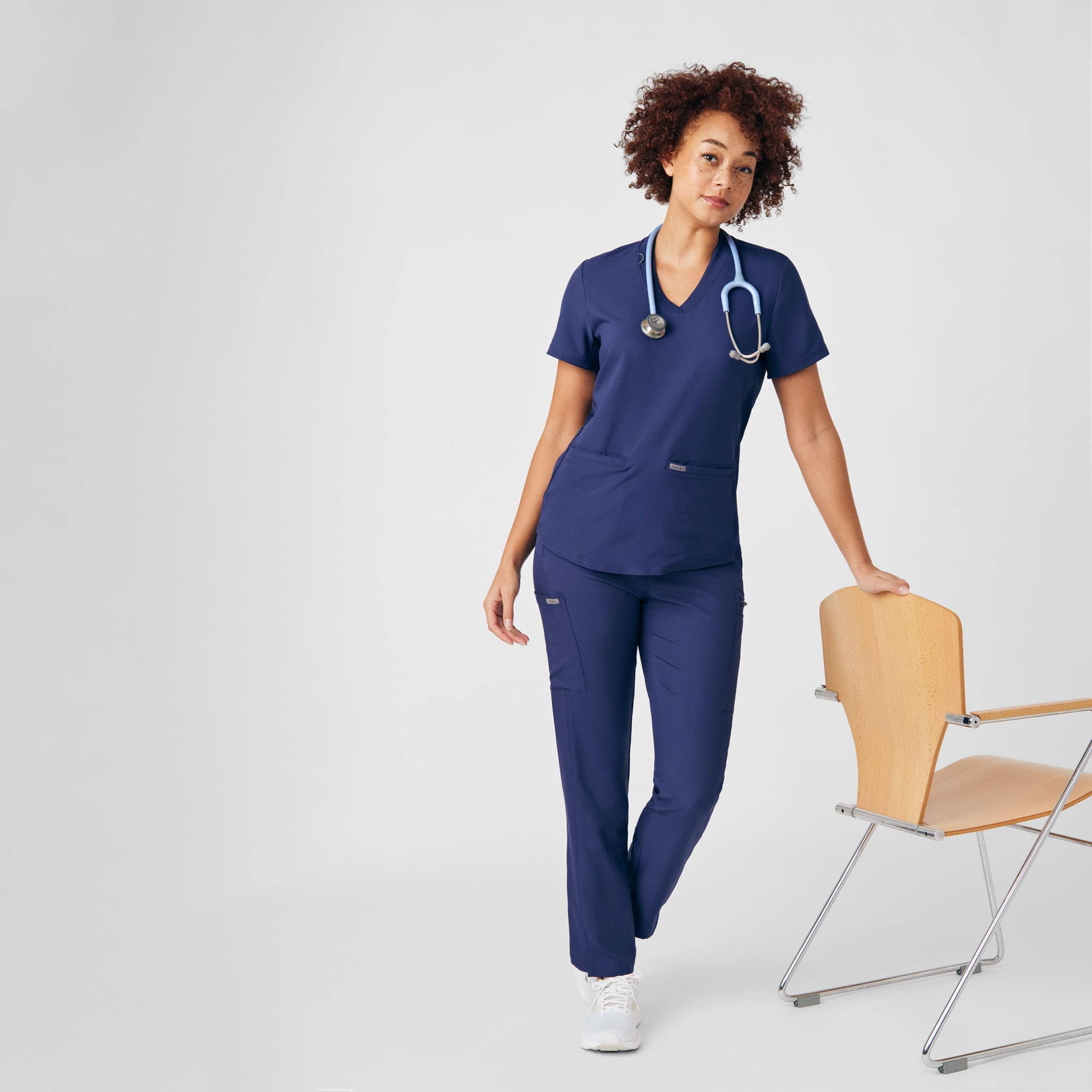 لاندو بلوزة سكراب طبي نسائي LT100