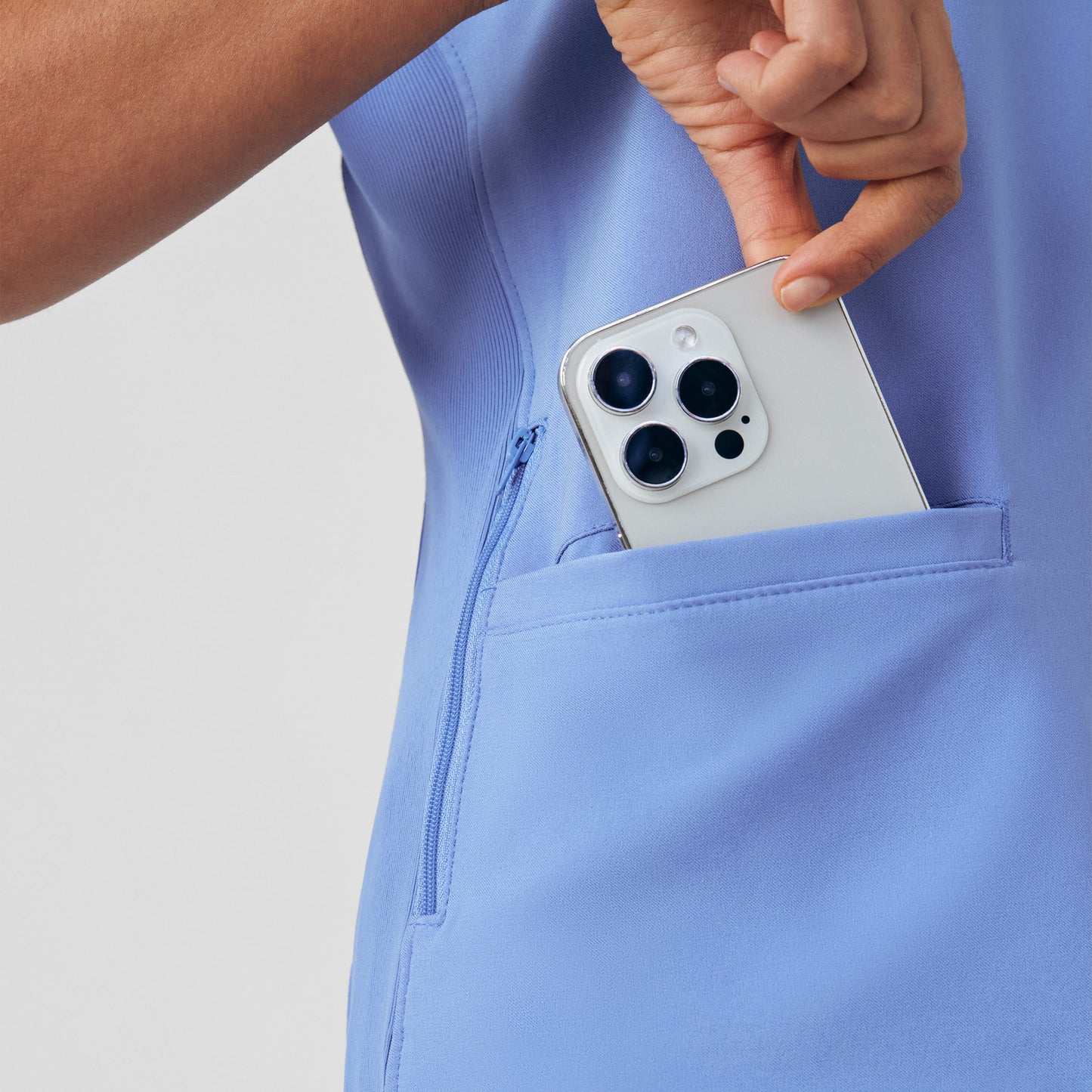 لاندو بلوزة سكراب طبي نسائي LT100