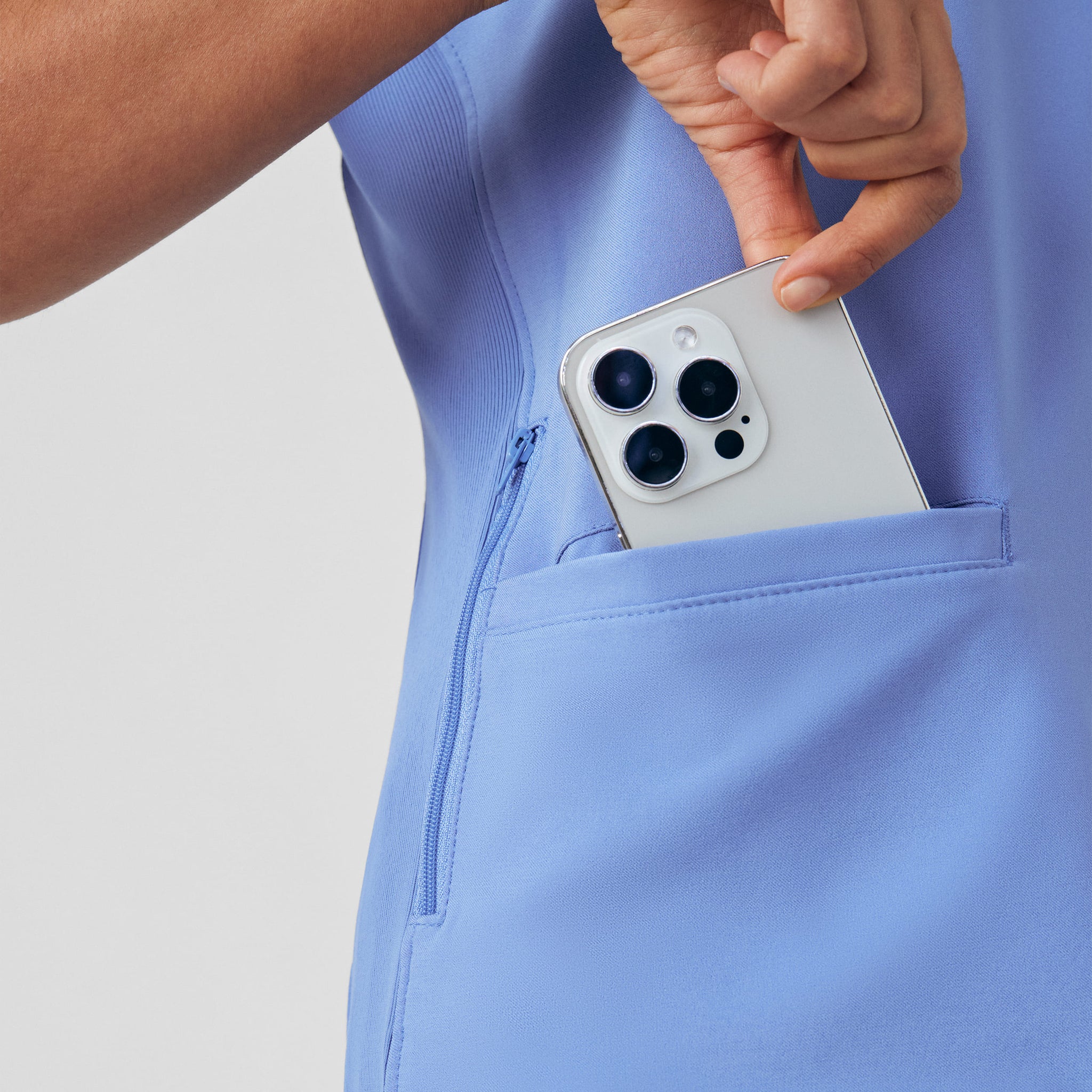 لاندو بلوزة سكراب طبي نسائي LT100