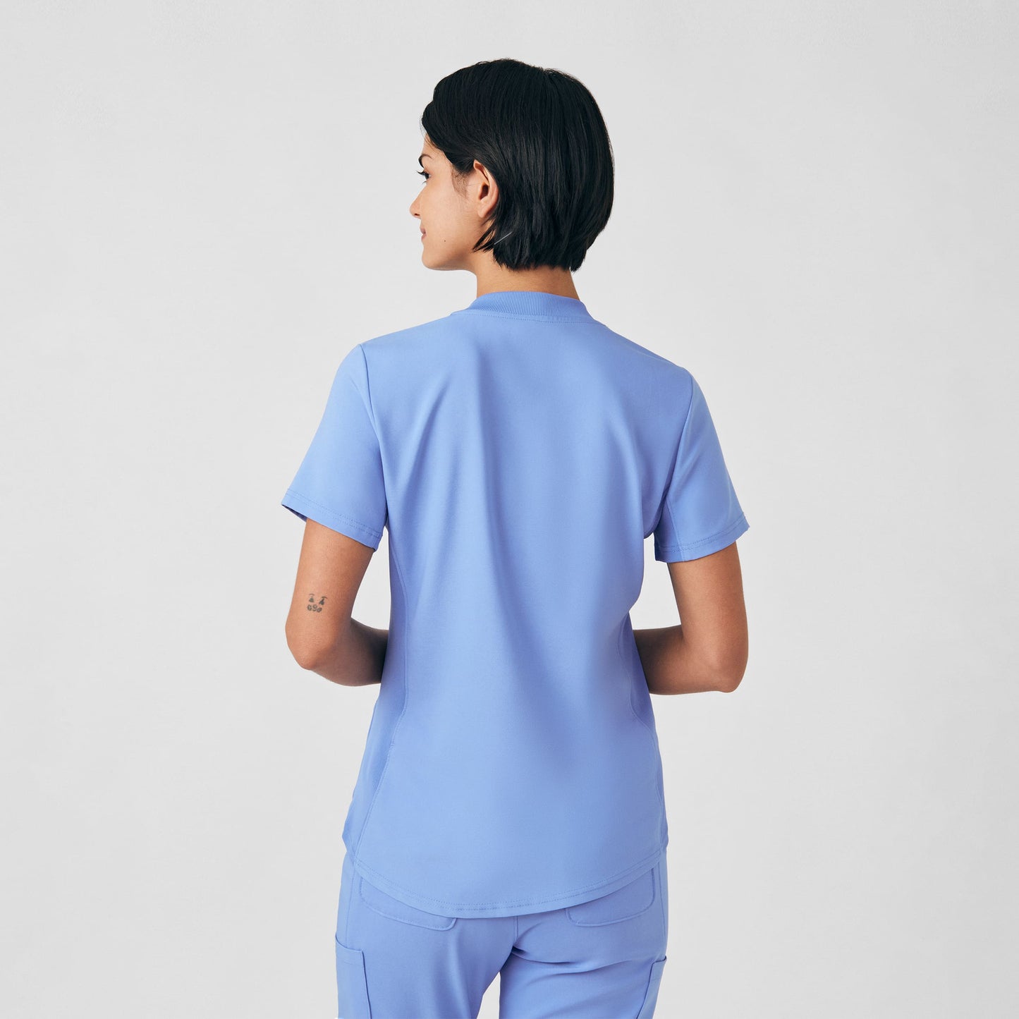 لاندو بلوزة سكراب طبي نسائي LT100