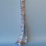 سلسال حامل بطاقة أبيض برسومات معدات طبيه