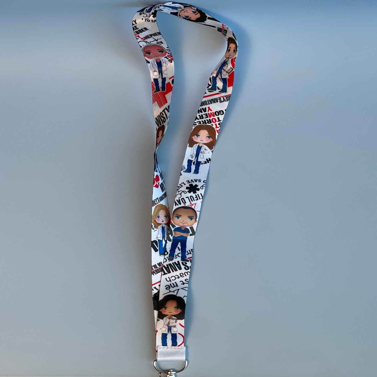 سلسال حامل بطاقة أبيض من قريز أناتومي برسومات Doctors