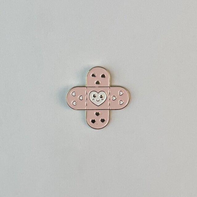 بروش طبي على شكل لاصقه طبية وقلوب