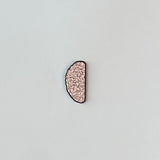 بروش طبي نصفين بين العقل والقلب