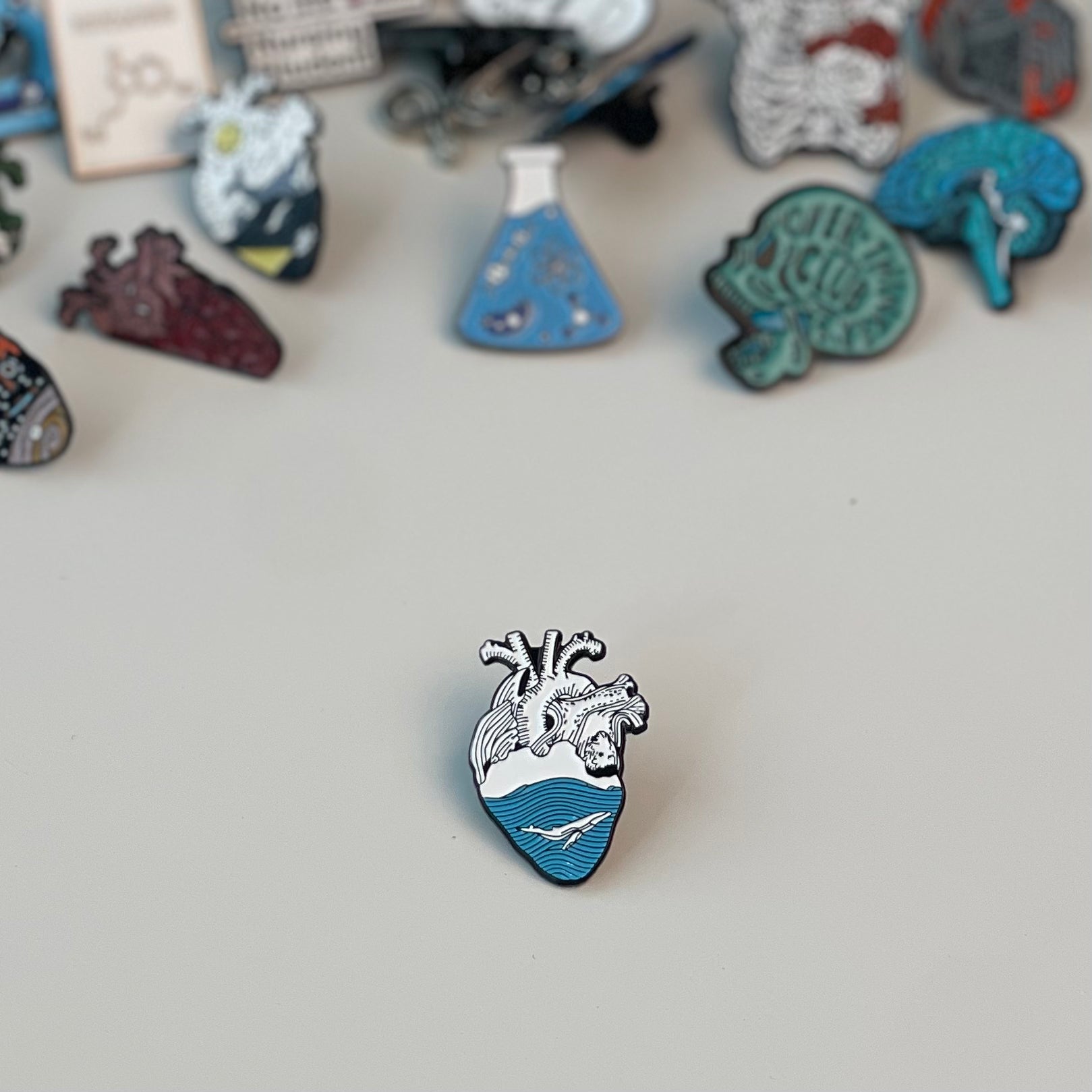 بروش طبي قلب للبحر الأزرق