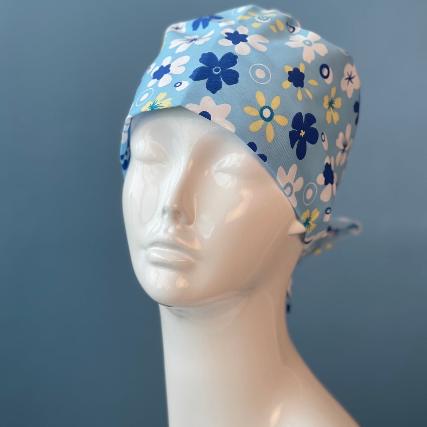 غطاء رأس طبي برسومات أزهار Ceil Blue