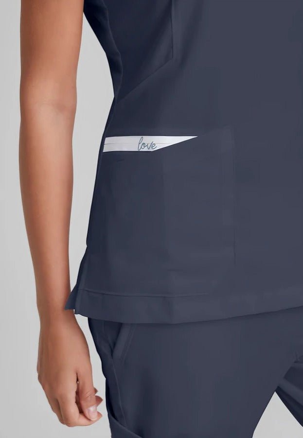 بلوزة سكراب طبي قريز اناتومي النسائي