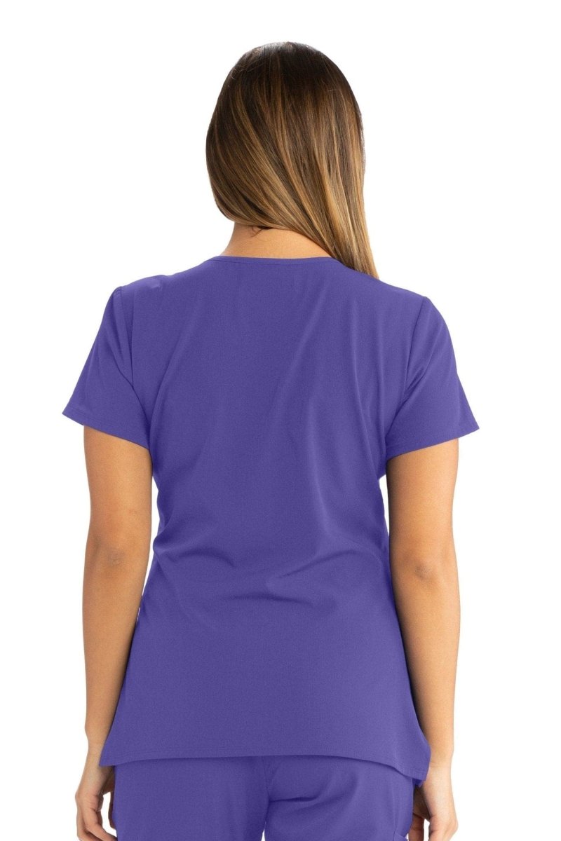 بلوزة سكيتشرز نسائية