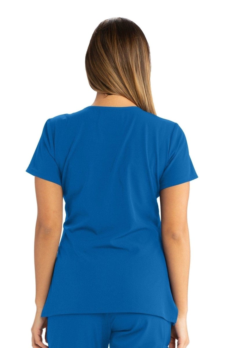 بلوزة سكيتشرز نسائية