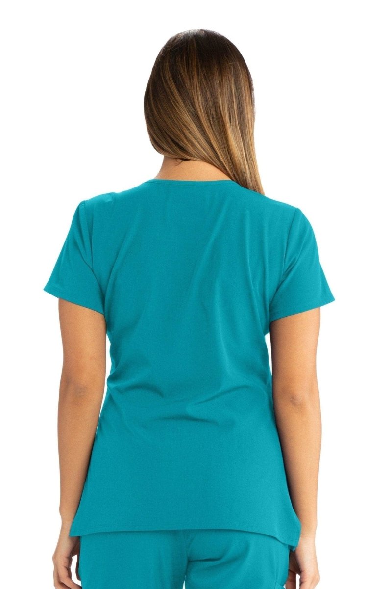 بلوزة سكيتشرز نسائية