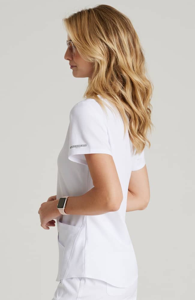 بلوزة نسائي سكيتشرز 